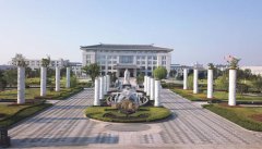 杨艺石材雕刻：方寸之间，匠心独运的艺术传奇