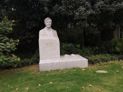 卢星堂 | 笔墨留韵，石雕寄思